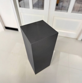 Metaal gelakte sokkel zwart - black copper - bovenaanzicht