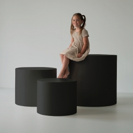 Zwarte ronde sokkel - zuil - pilaar - fotostudio