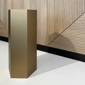 1202 - Antiek Brons Gelakte Zuil Hexagon - MDF - 350 x 800 mm (1)