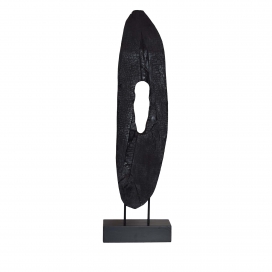 6010 - Zwarte sculptuur op voet - Zwart houten object op standaard (1)